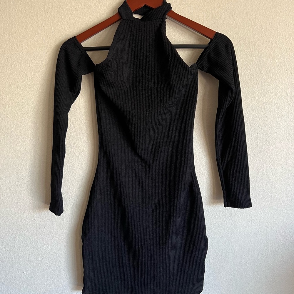 Cut Out Shoulder Bodycon Mini Dress